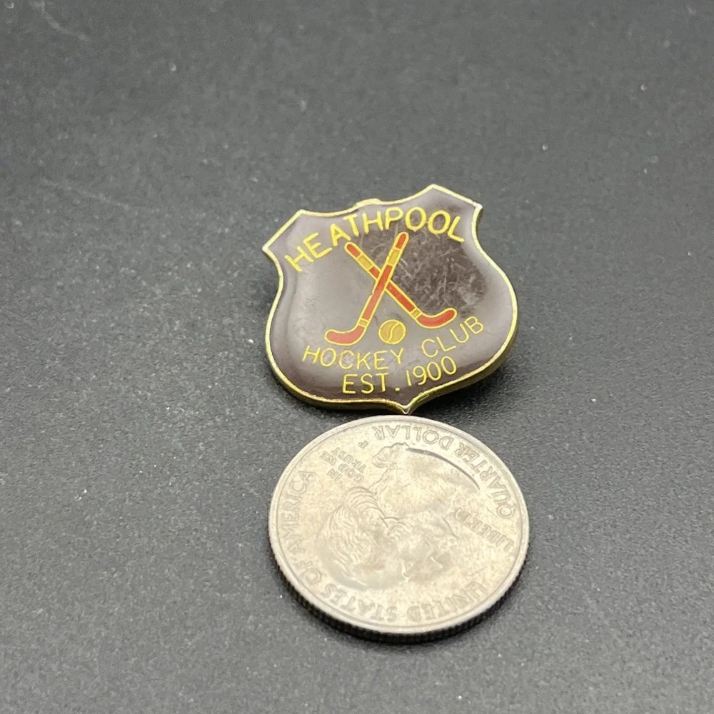 Heathpool Hockey Club‎ Shield Lapel Hat Pin